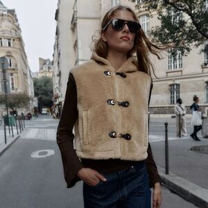 Zara SHEARLING TOGGLE VEST